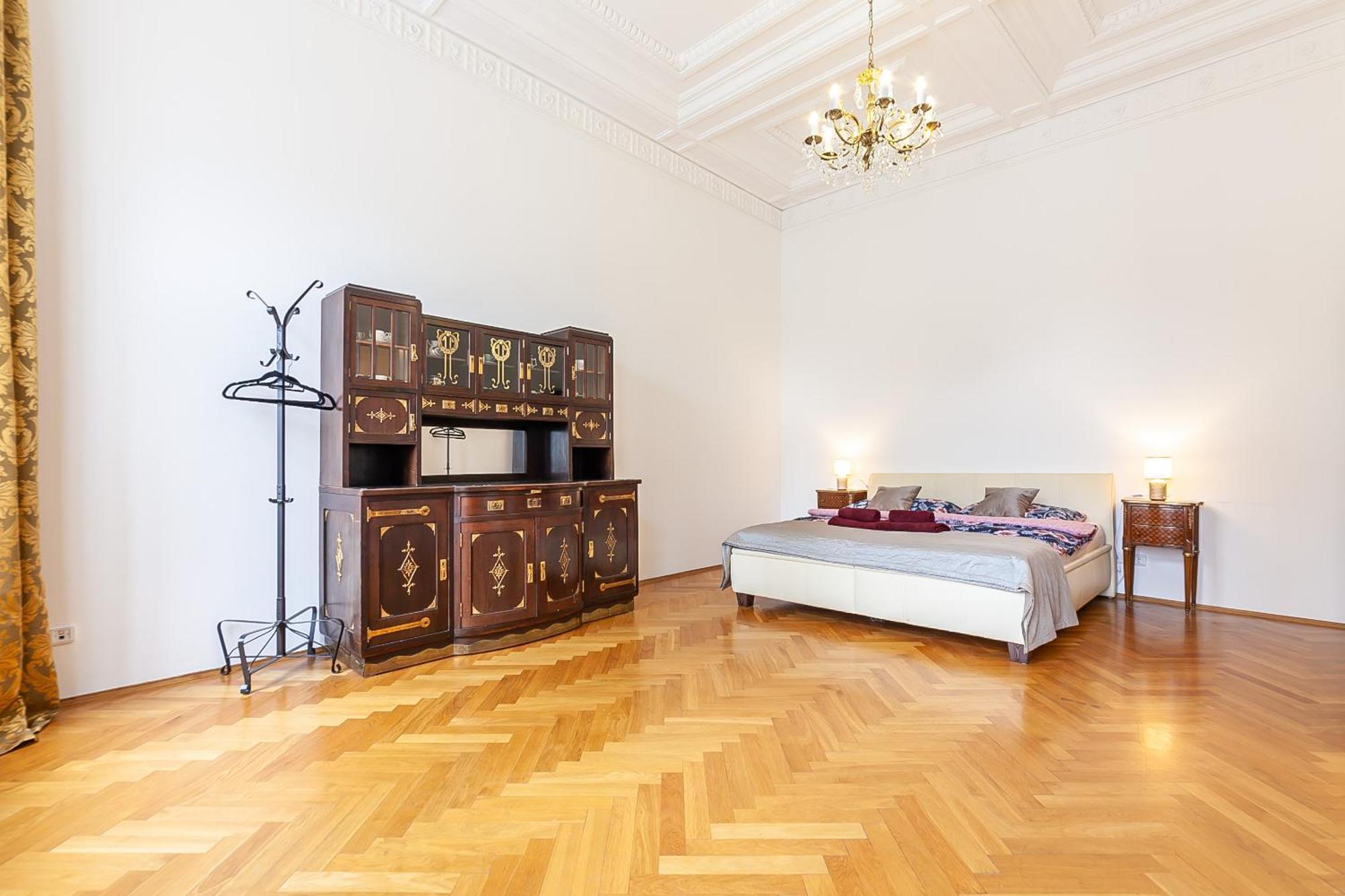 Royal Apartment By Charles Bridge View Of Saint Nicholas Church Praag Buitenkant foto