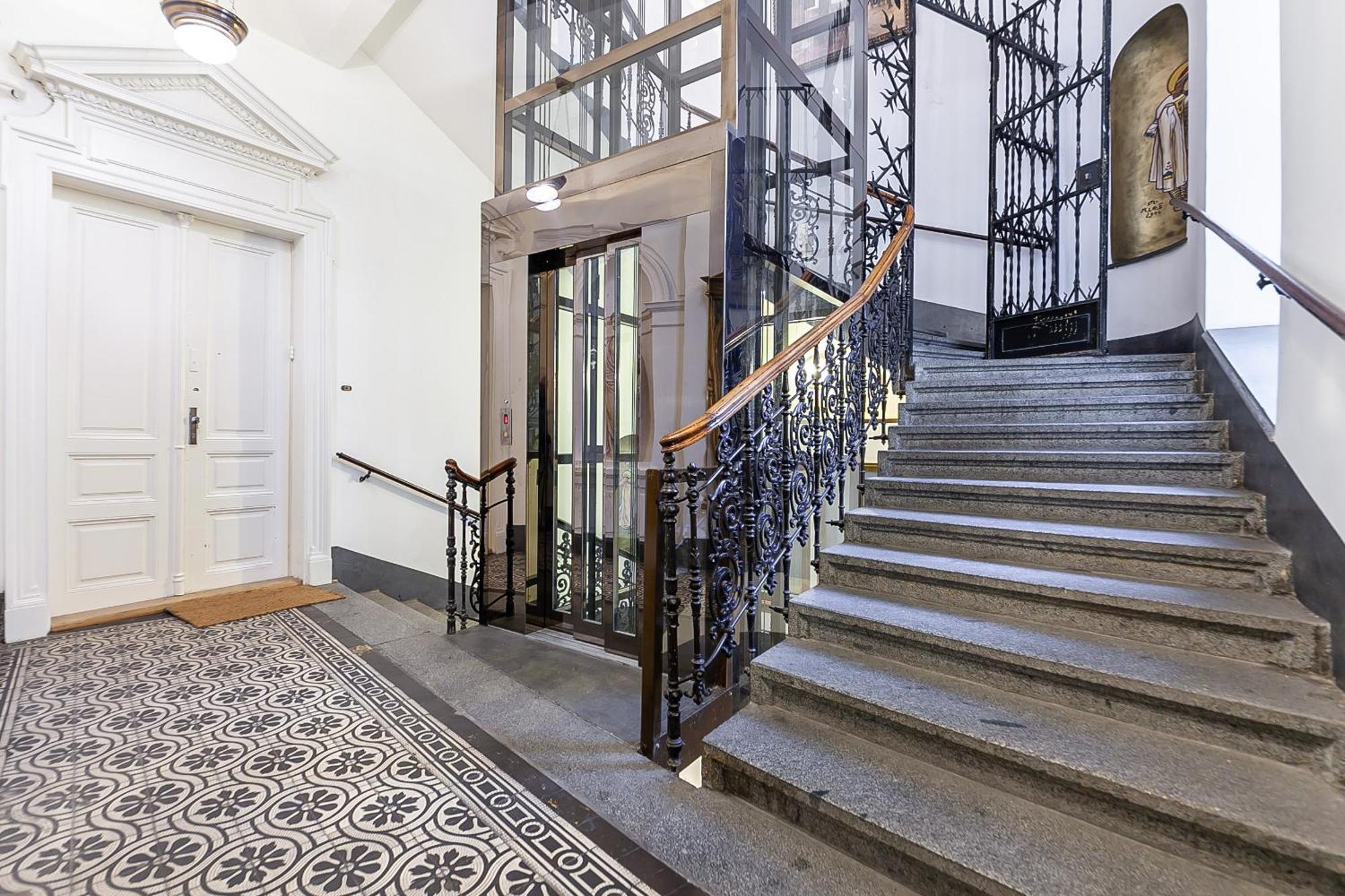 Royal Apartment By Charles Bridge View Of Saint Nicholas Church Praag Buitenkant foto