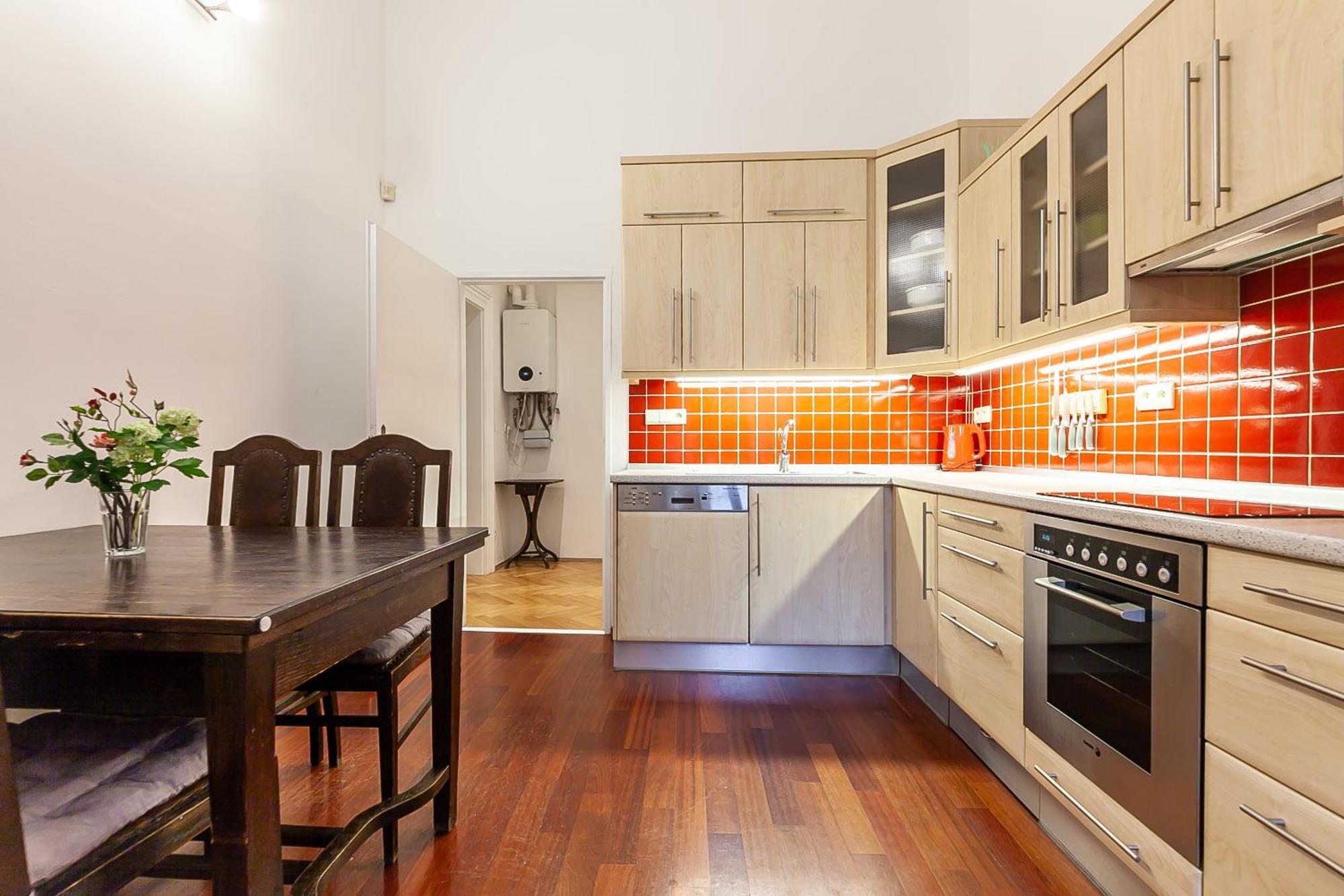 Royal Apartment By Charles Bridge View Of Saint Nicholas Church Praag Buitenkant foto