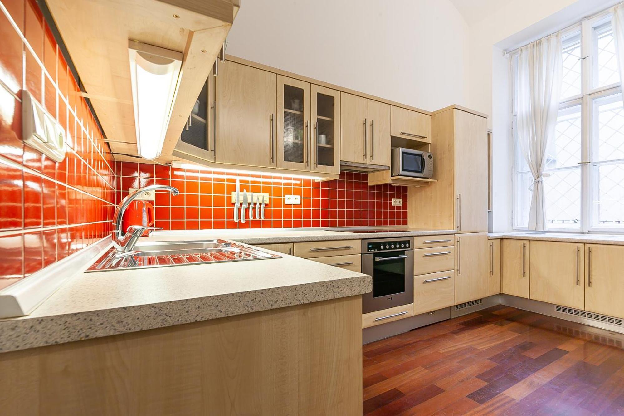 Royal Apartment By Charles Bridge View Of Saint Nicholas Church Praag Buitenkant foto