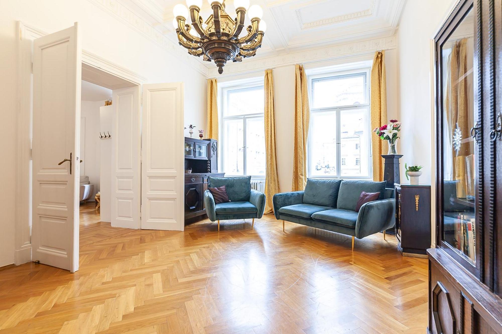 Royal Apartment By Charles Bridge View Of Saint Nicholas Church Praag Buitenkant foto
